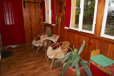 Ferienhaus mit Kaminofen in ruhiger Umgebung