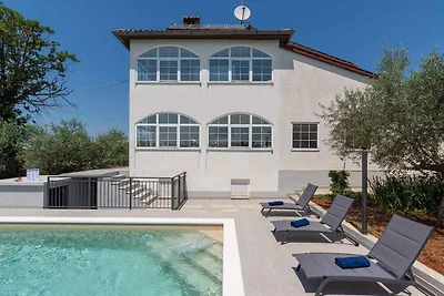 Ferienhaus mit Privatpool und Klimaanlage