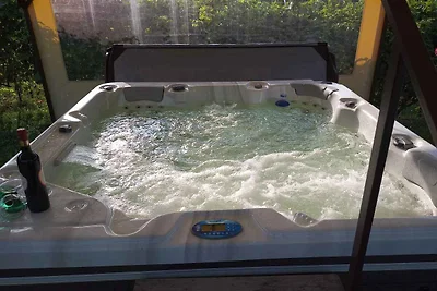 Ferienhaus mit Pool, Whirlpool und