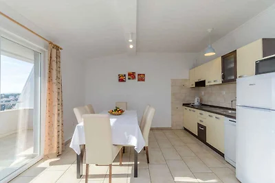 Gemütliche Ferienwohnung Modric mit Meerblick