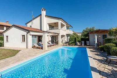 Villa mit Klimaanlage und Pool