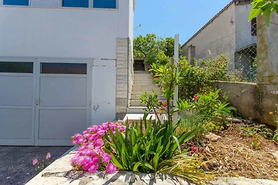 Ferienwohnung mit Terrasse und Grill