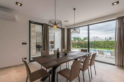 Villa mit privatem Pool und Whirlpool