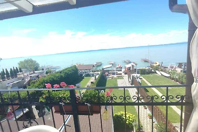 Ferienwohnung direkt am See mit eigener Steg