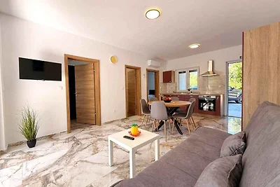 Ferienwohnung mit Pool zur gemeinsamen
