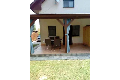 Ferienhaus mit moderner Einrichtung