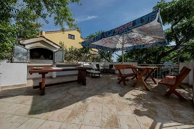 Schöne Wohnung auf der Insel Rab, nur 150 m v