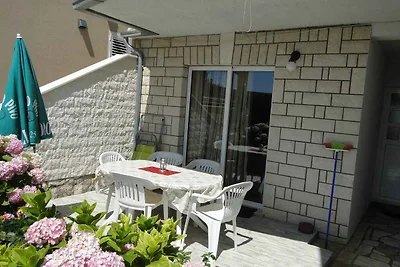 Ferienwohnung mit Terrasse und Meerblick