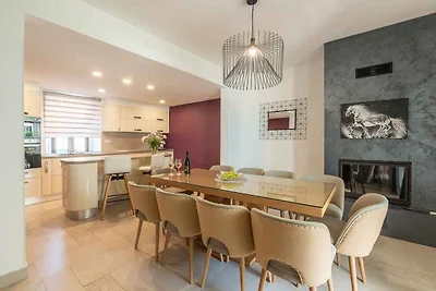 Villa mit Pool für bis zu 10 Personen in Rovi