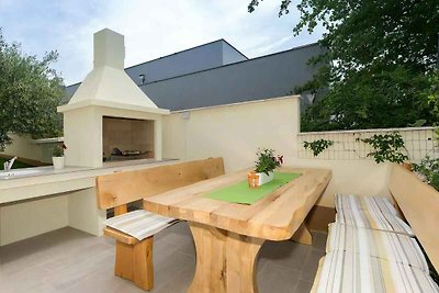 Ferienwohnung mit Pool und Gartengrill