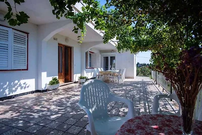 Ferienwohnung mit Terrasse und Klimaanlage