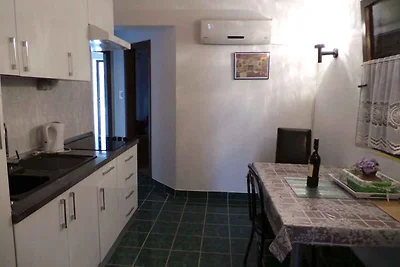Ferienwohnung mit Kaffeemaschine und SAT-TV