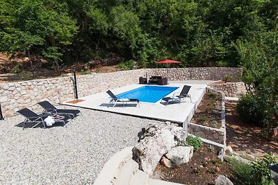 Ferienhaus mit Pool und Klimaanlage