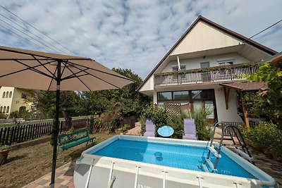 Ferienwohnung mit Aussenpool , Terrasse und