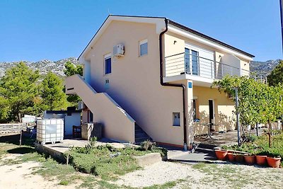 Ferienwohnung mit Balkon und Grill