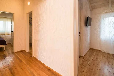 Ferienhaus mit Pool und Billiard