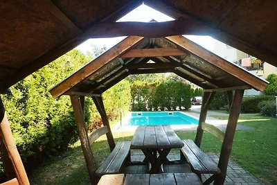 Ferienwohnung mit Pool und Internet