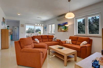 Ferienhaus mit Terrasse und Klimaanlage