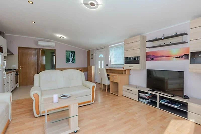 Ferienwohnung mit Balkon und Parkplatz