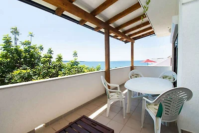 Ferienwohnung mit Pool und Meerblick