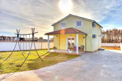 Ferienhaus mit Pool und Fitness