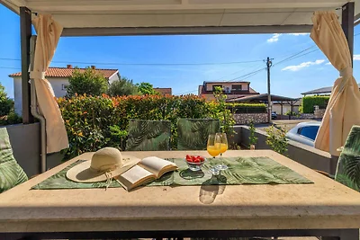 Komfortables Apartment Jadro mit privater Ter