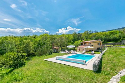 Ferienhaus mit Pool und Klimaanlage