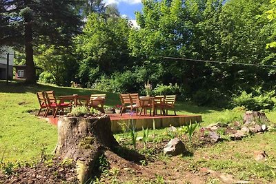 Berghütte mit Bademöglichkeit, Spielplatz und