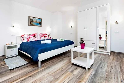 Ferienhaus mit Aussenpool
