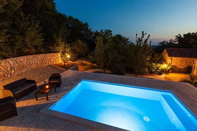 Ferienhaus mit Pool und Klimaanlage