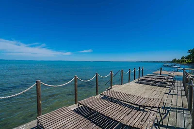 Ferienhaus völlig renoviert direkt am Balaton