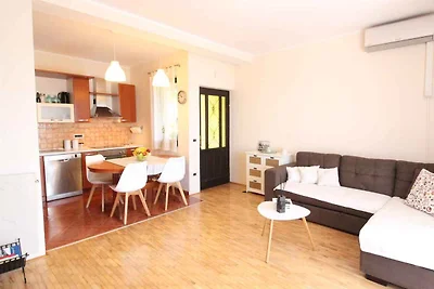 Ferienwohnung mit Klimaanlage und Parkplatz