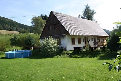 Ferienhaus mit Pool und Kaminofen