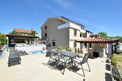 Ferienwohnung im 2. Stock mit Pool