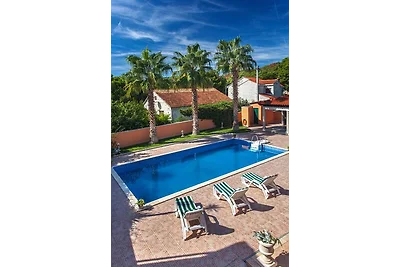 Villa mit Meerblick und Pool