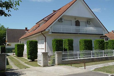 Ferienhaus mit Aussenpool und Klimaanlage