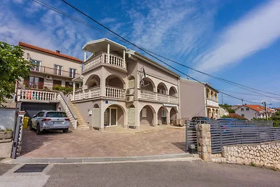 Ferienwohnung mit grosser Terrasse und 2