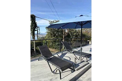 Studio mit Klimaanlage und Terrasse