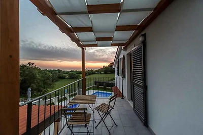 Villa mit Pool und Klimaanlage