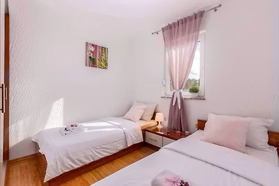 Ferienwohnung mit Meerblick und Pool