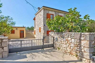 Ferienhaus mit Pool und Klimaanlage