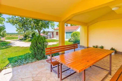 Ferienhaus mit Klimaanlage und Terrasse