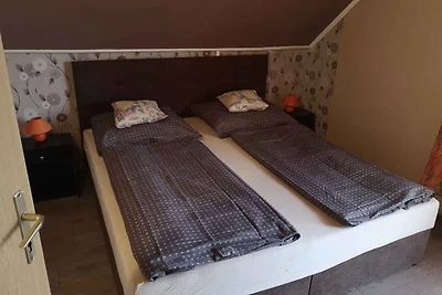 Ferienwohnung mit Garten und Kinderschaukel