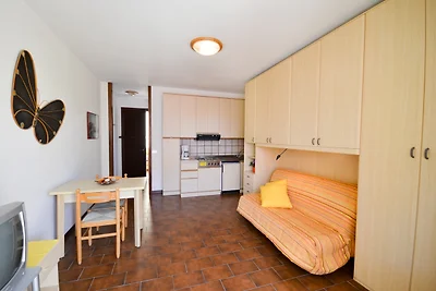 Studio with balcony and air conditioning