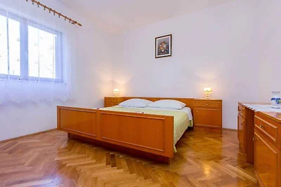 Ferienhaus mit Garten, Grill und