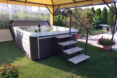 Ferienhaus mit Pool, Whirlpool und