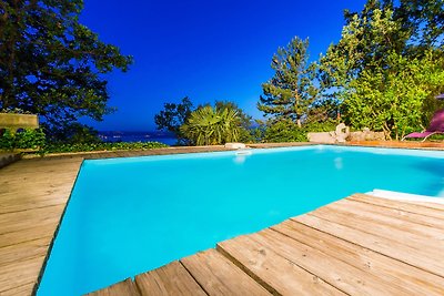 Ferienwohnung Mit Meerblick und Pool