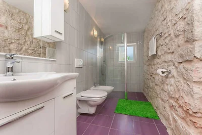 Ferienhaus mit Klimaanlage, Whirpool und