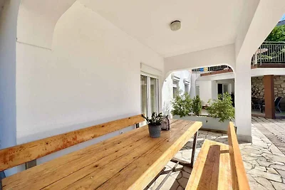 Ferienwohnung mit Terrasse und Klimaanlage