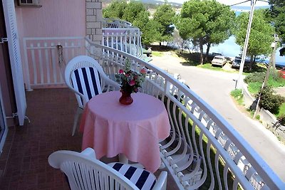 Ferienwohnung mit Pool, Kamin und Meerblick